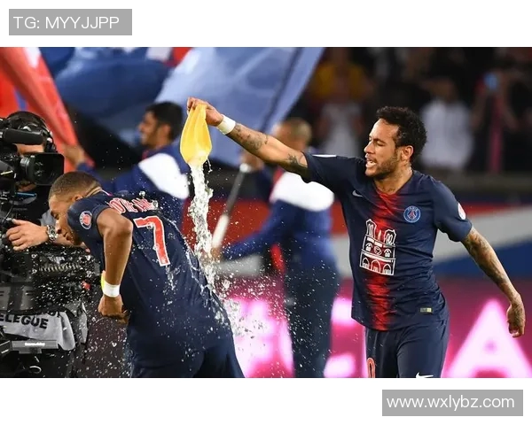 巴黎圣日耳曼再度夺冠领跑法甲榜首稳步前行 巴黎圣日耳曼再度夺冠领跑法甲榜首稳步前行