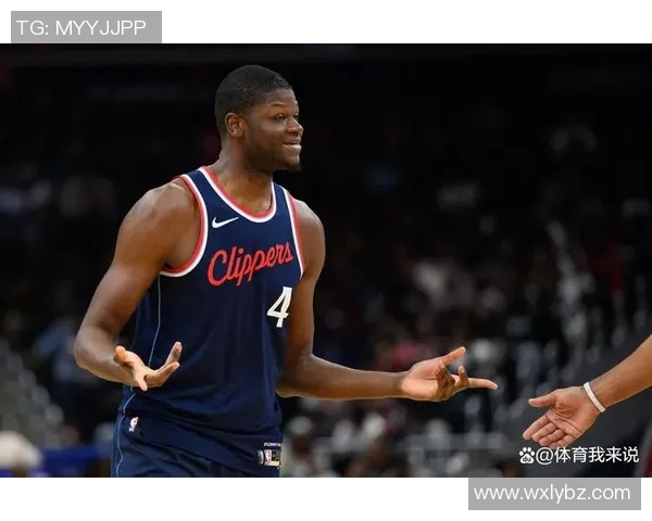 爵士队后卫严重拉伤，恐将休战数周——球队前景堪忧