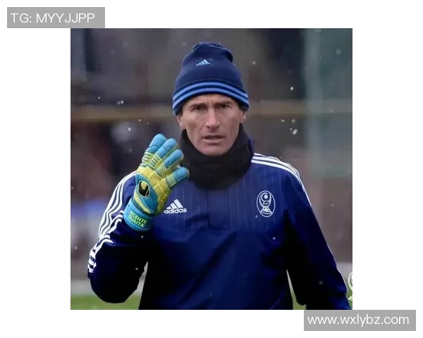 曼城与瓦伦西亚达成协议,签下新秀门将费雷·蒙特内罗