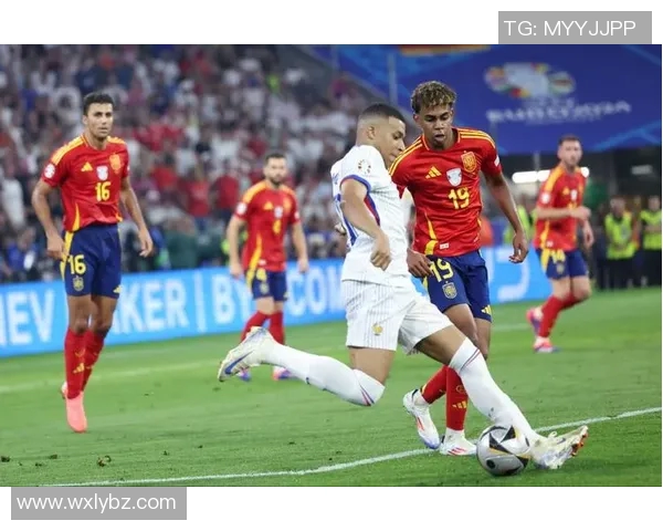 姆巴佩16岁亚马尔迅速成长,足坛新星崭露头角