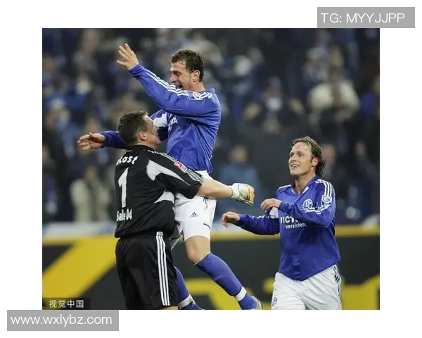 沙尔克04客场失利，德甲保级形势严峻